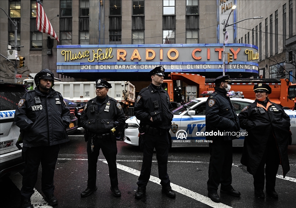 Biden, New York'ta bağış kampanyasını yapacağı binanın önünde protesto edildi