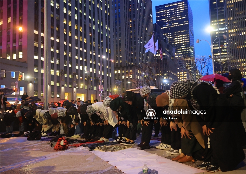 Biden, New York'ta bağış kampanyasını yapacağı binanın önünde protesto edildi 