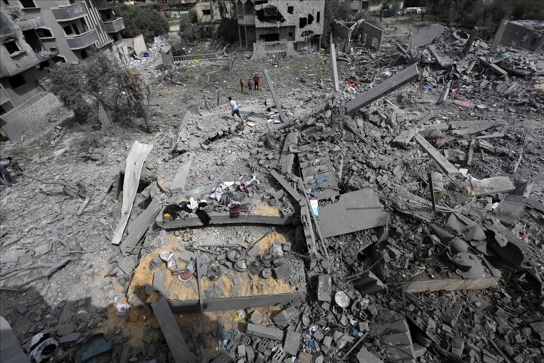 Армия Израиля продолжает атаковать Газу