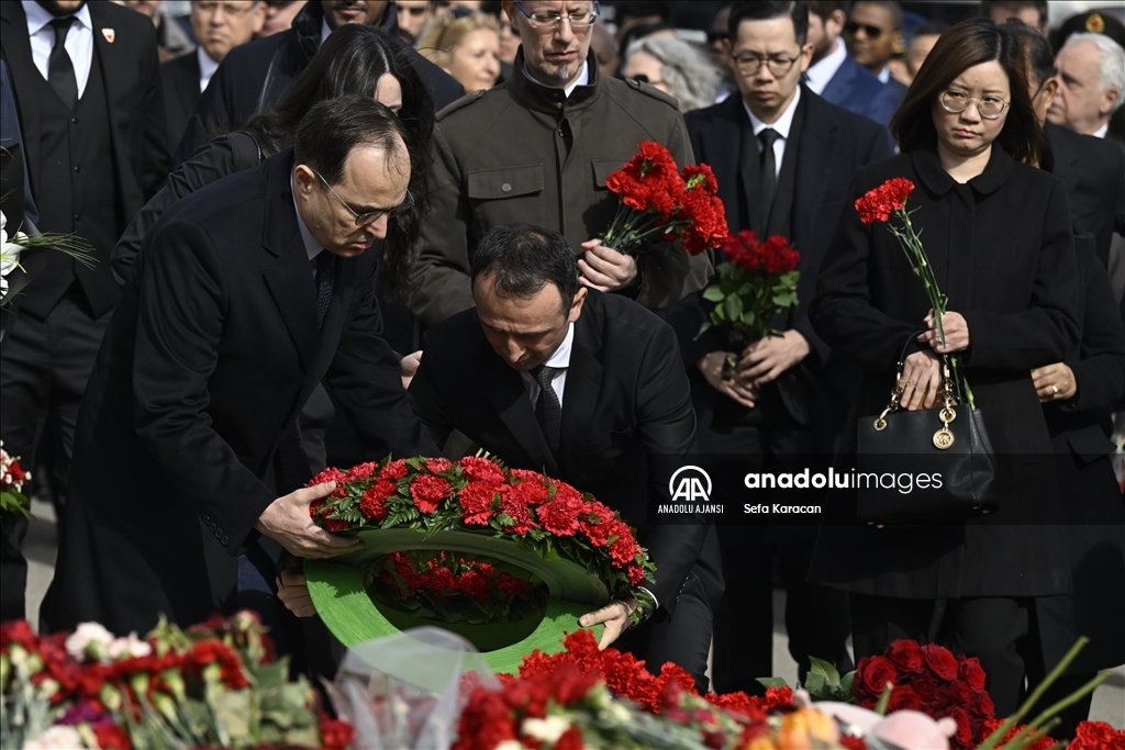 Moskova'daki terör saldırısı kurbanları büyükelçilerin katıldığı etkinlikle anıldı