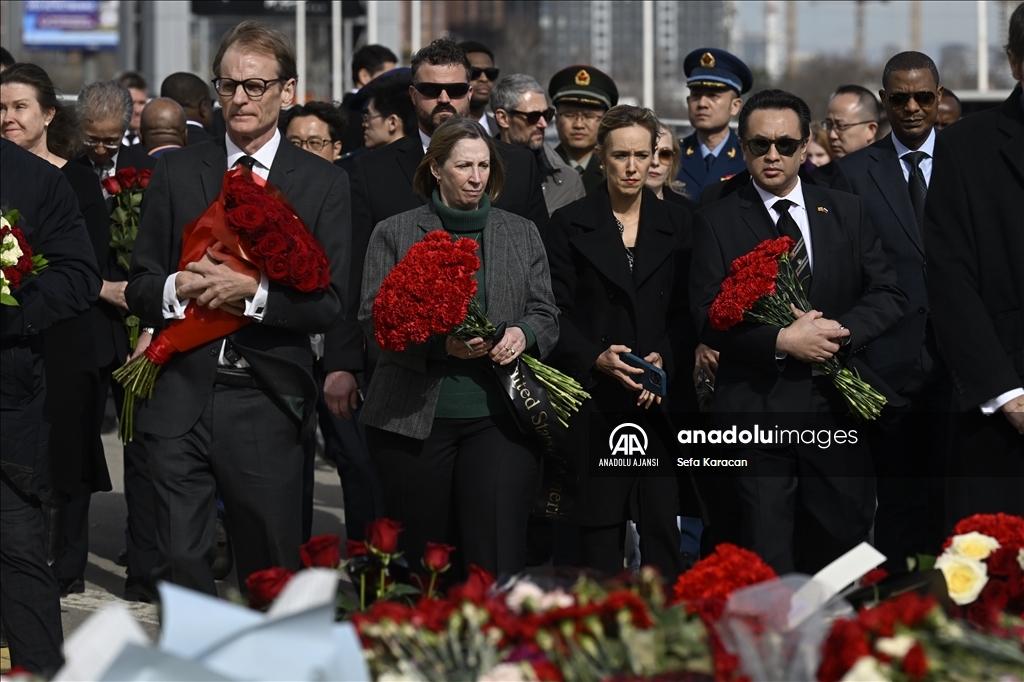 Moskova'daki terör saldırısı kurbanları büyükelçilerin katıldığı etkinlikle anıldı