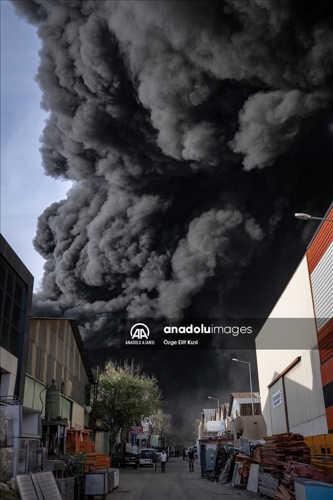 Ankara Hurdacılar Sanayi Sitesi'nde yangın çıktı