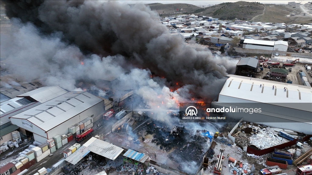 Ankara Hurdacılar Sanayi Sitesi'nde yangın çıktı
