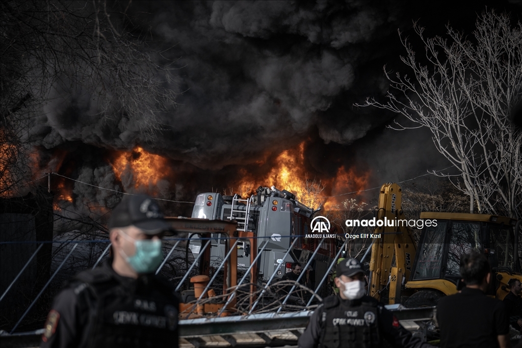 Ankara Hurdacılar Sanayi Sitesi'nde yangın çıktı