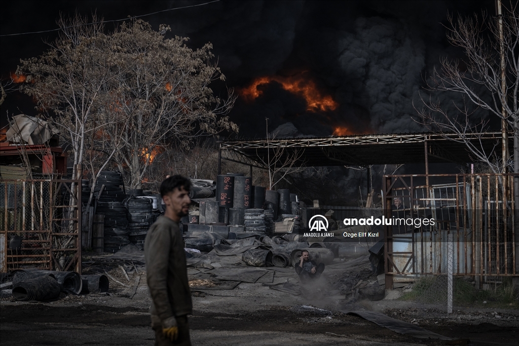 Ankara Hurdacılar Sanayi Sitesi'nde yangın çıktı