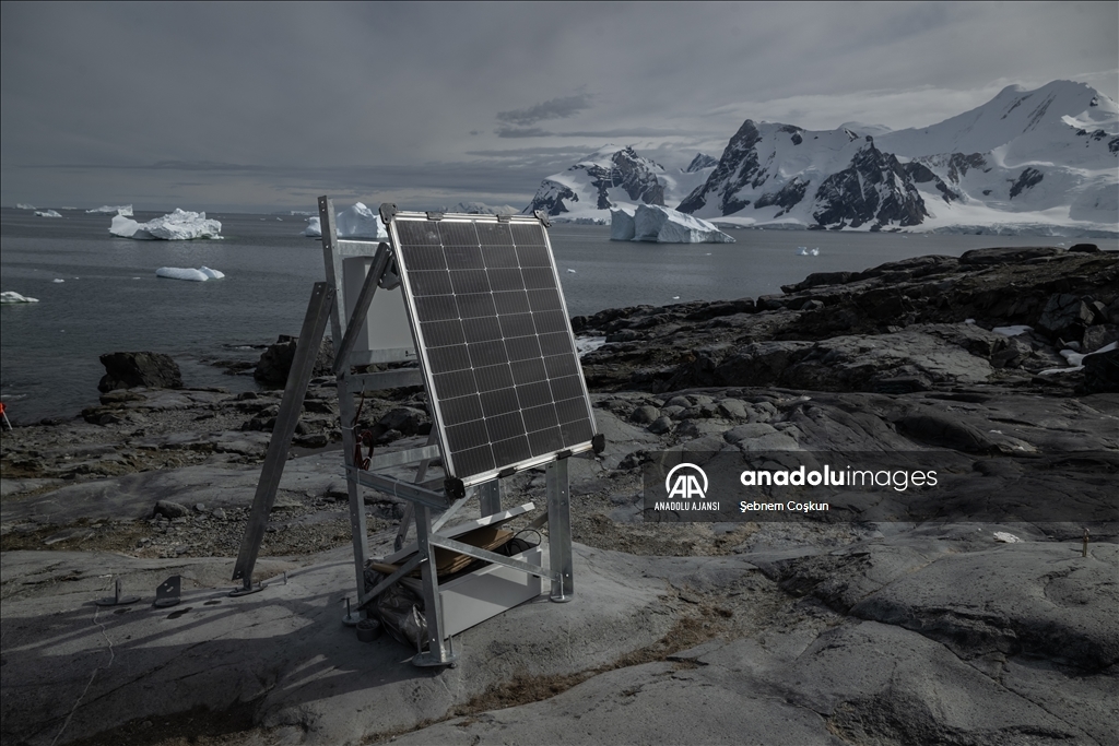 Antarktika'da "Türk Bilimsel Araştırma Kampı" için yeni ölçüm istasyonları kuruldu