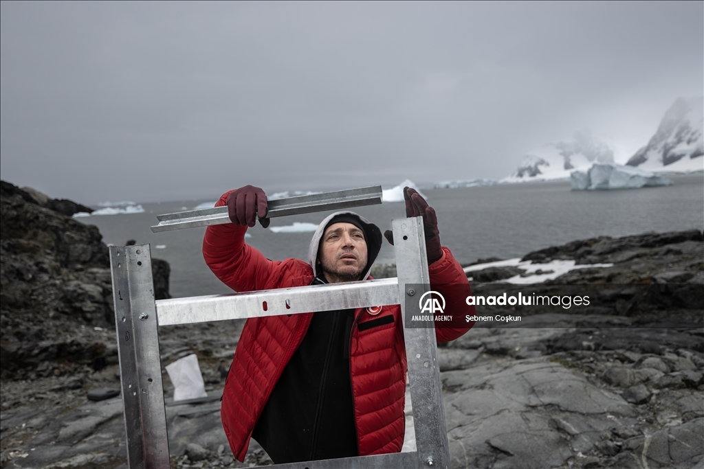 New measuring stations set up in Antarctica for the "Turkish scientific research camp" 