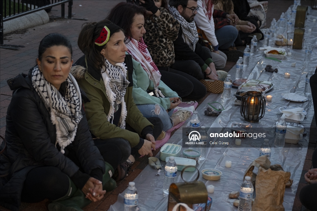 Beyaz Saray önünde, Gazze de ateşkes talebi ile gösteri düzenlendi  