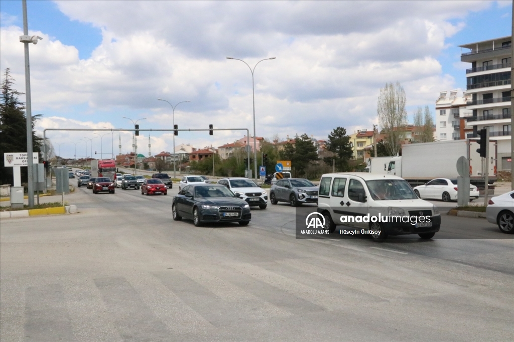 Afyonkarahisar-Antalya kara yolunda bayram tatili yoğunluğu artıyor