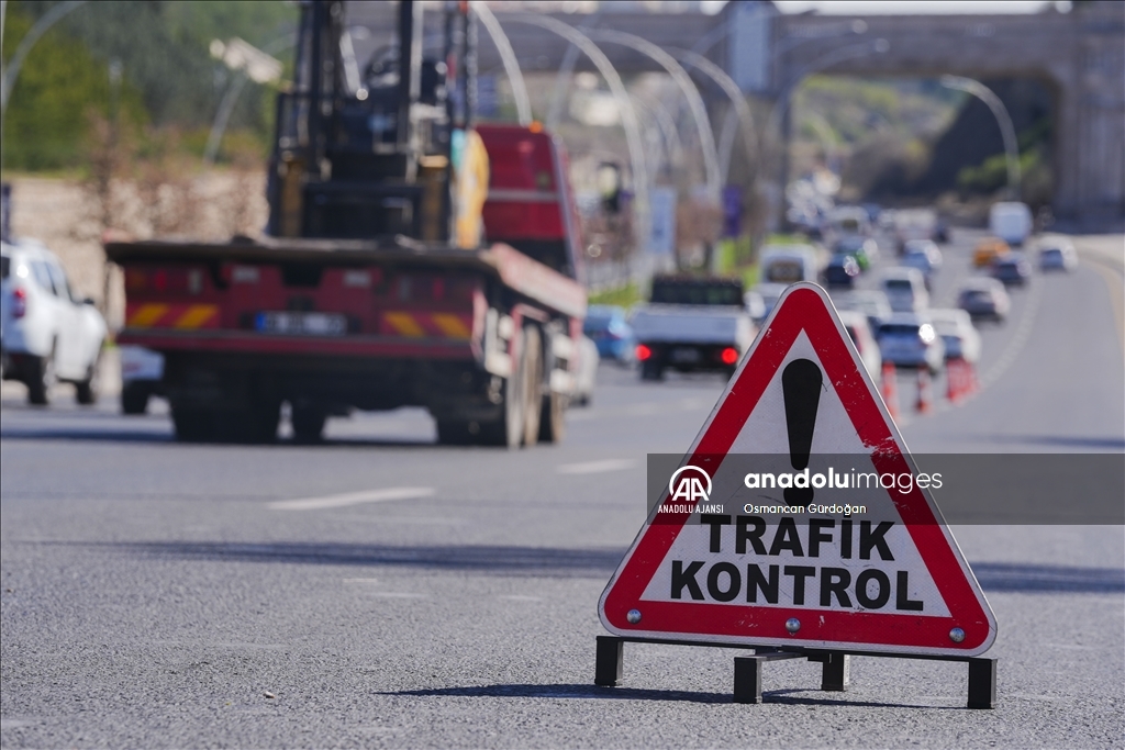 Başkentte polis bayram öncesi trafik denetimlerini artırdı
