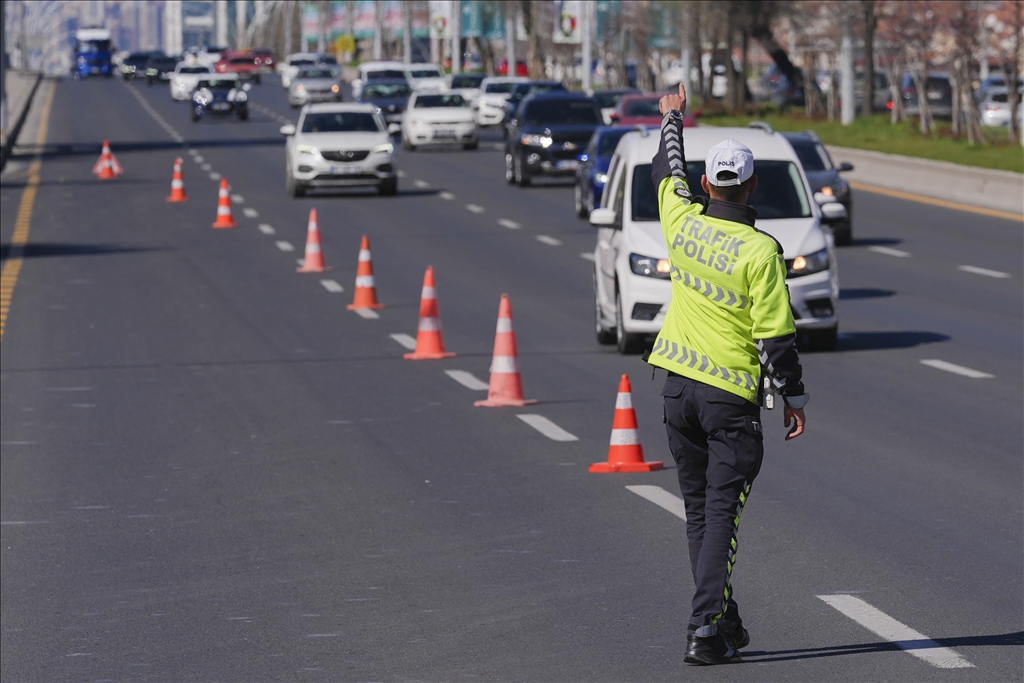Başkentte polis bayram öncesi trafik denetimlerini artırdı