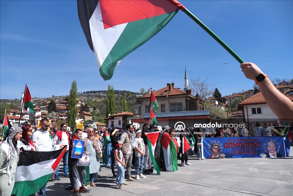 مئات المتظاهرين في البوسنة يتضامنون مع فلسطين