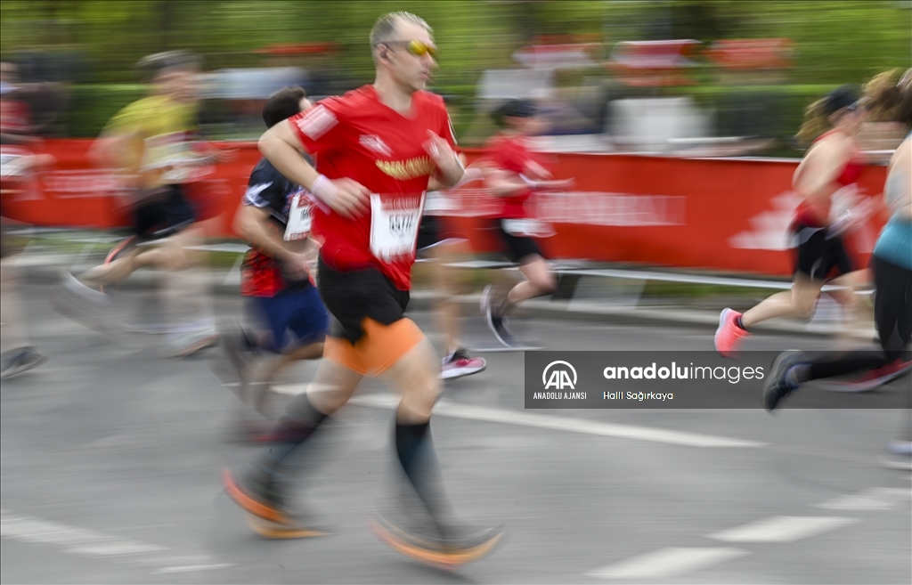 Berlin Yarı Maratonu'na (Berlin Half Marathon) binlerce kişi katıldı