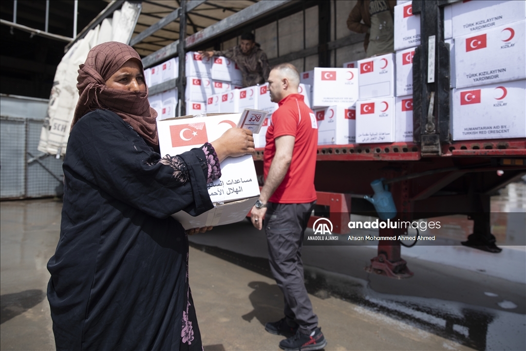 Türk Kızılaydan Erbil'de mülteci kampındaki ihtiyaç sahibi ailelere ramazan yardımı