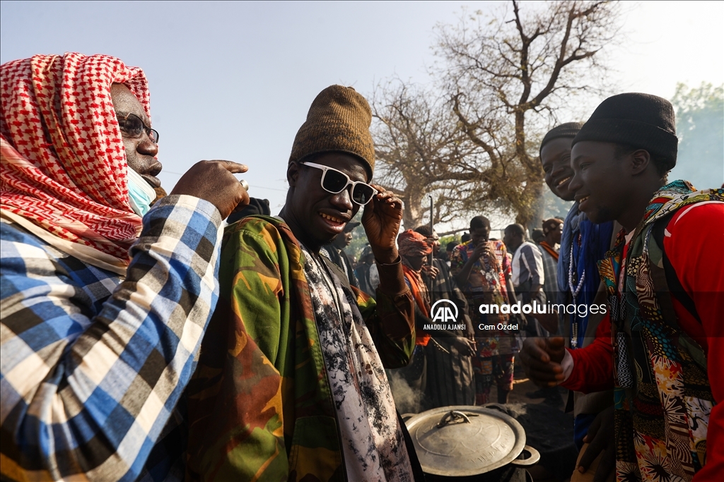 Senegal'de Müridi tarikatının rastalı ve mistik yorumu: Baye Fall topluluğu