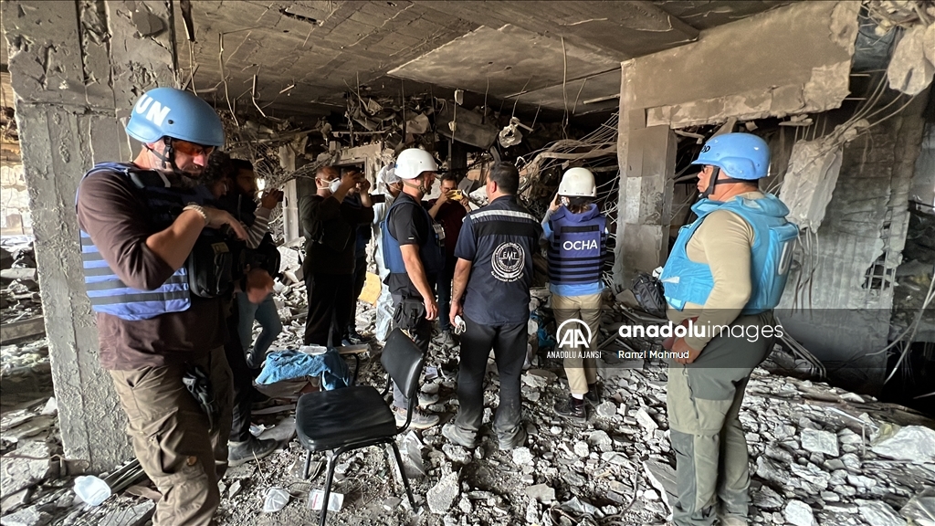 İsrail güçlerinin Şifa Hastanesi baskınında öldürdüğü Filistinlilerin cesetleri toplandı