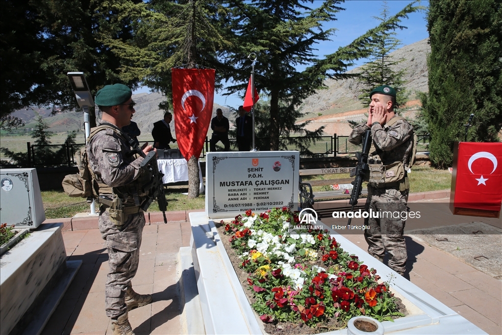 Tokat'ta şehit aileleri ve gaziler, şehitlikleri bayram öncesi ziyaret etti