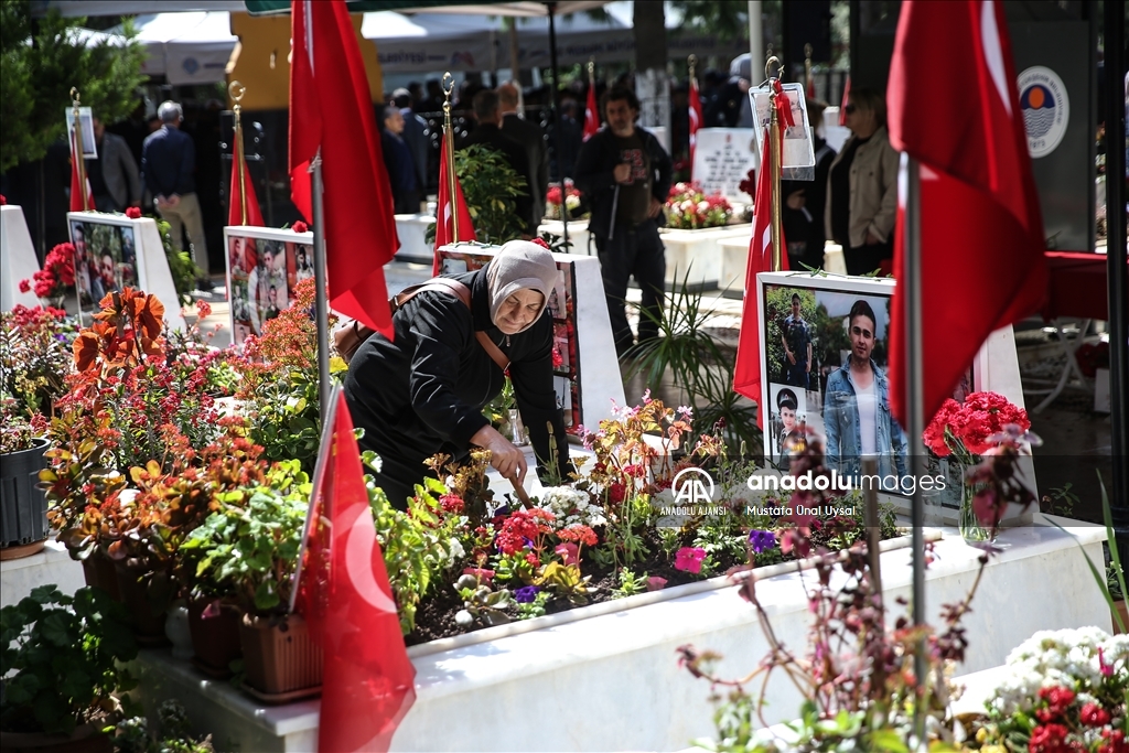 Mersin'de Ramazan Bayramı arifesinde şehitlik ziyaret edildi