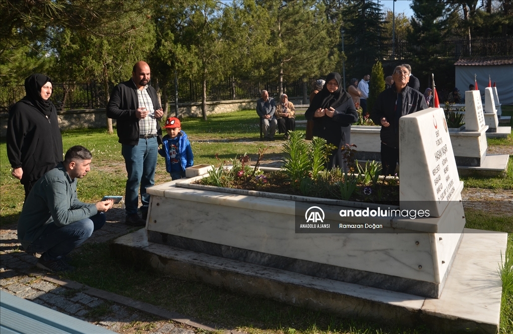 Kütahya’da şehitliklerde hüzünlü bayram arifesi