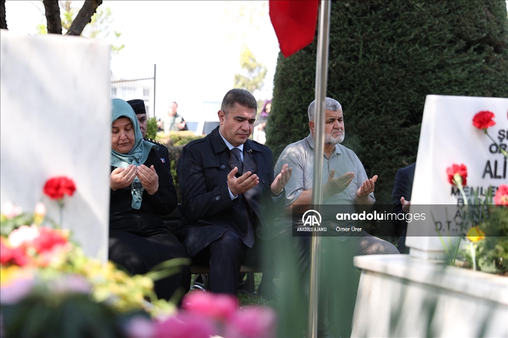 Düzce'de arife gününde şehitlik ve mezarlıklar ziyaret edildi