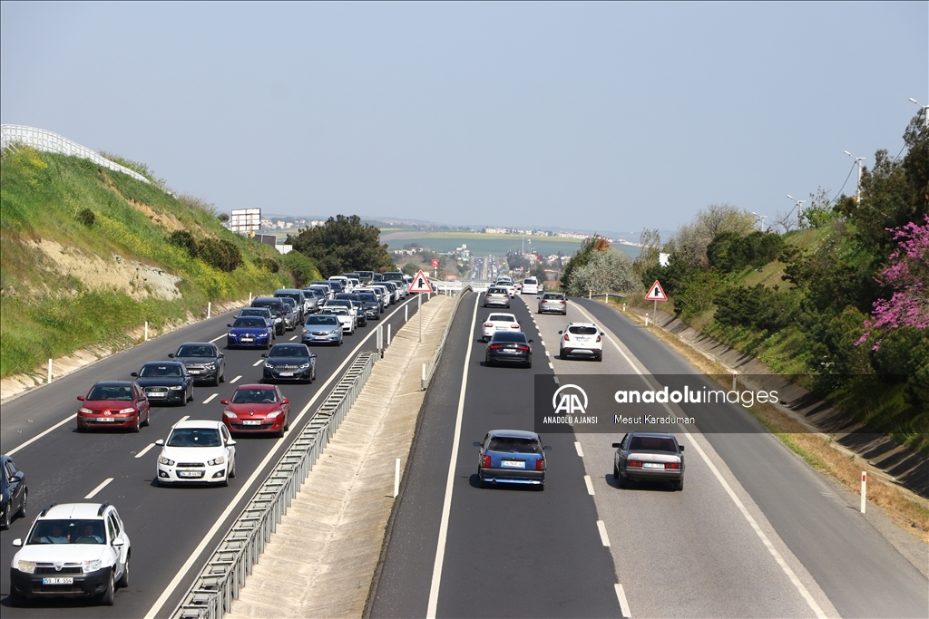 Tekirdağ-İstanbul yolunda bayram tatilinden dönüş yoğunluğu başladı