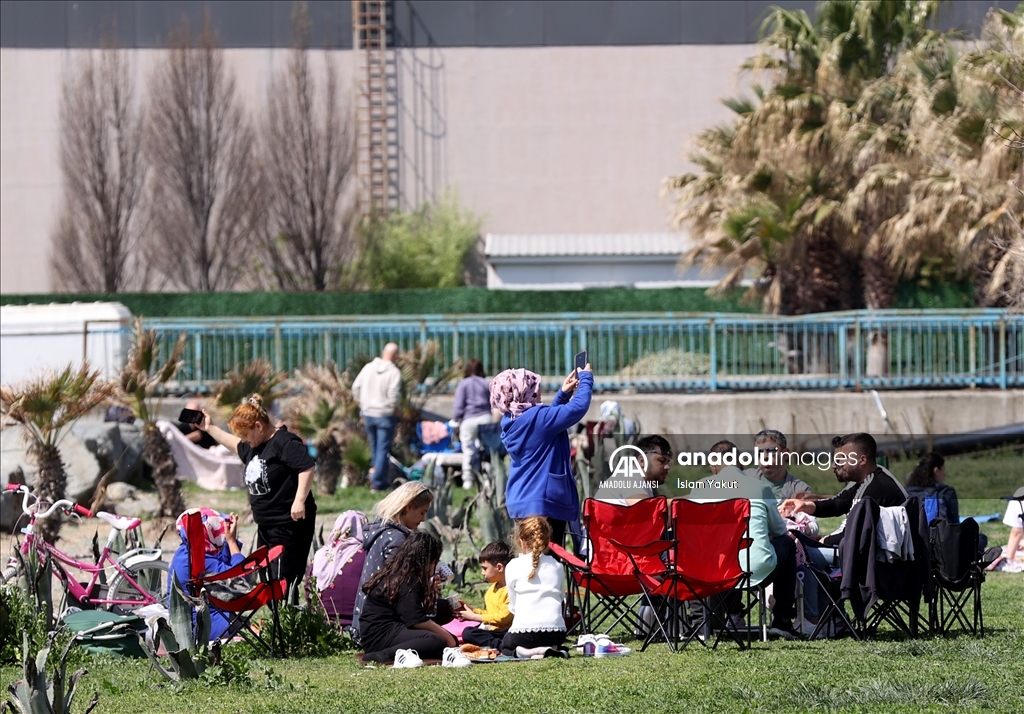 İstanbul'un parklarında Ramazan Bayramı yoğunluğu