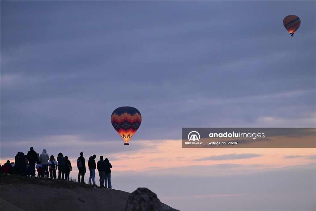 Kapadokya'da sıcak hava balonlarının görsel şöleni