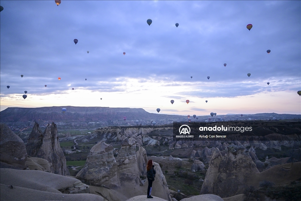 Kapadokya'da sıcak hava balonlarının görsel şöleni