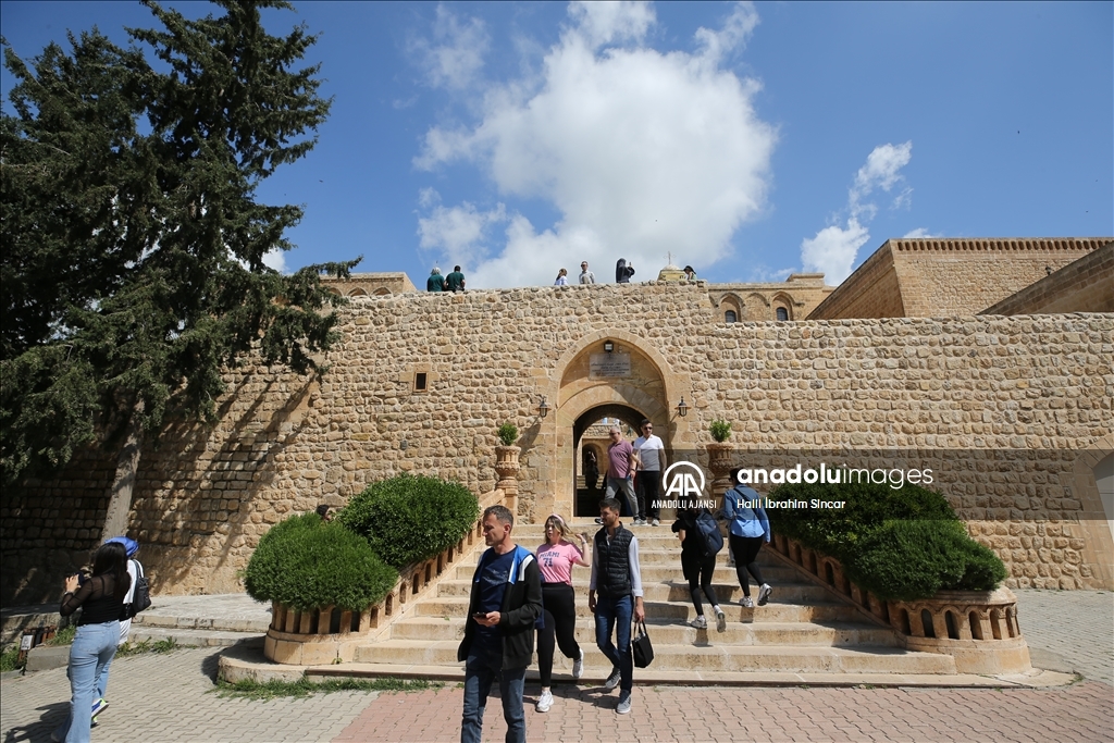 Medeniyetler şehri Mardin bayram tatilinde ziyaretçilerle doldu