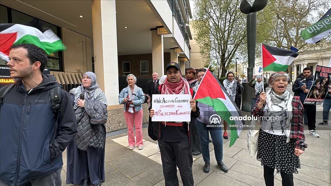 Almanya'nın Filistin Kongresi'ni engellemesi Londra'da protesto edildi