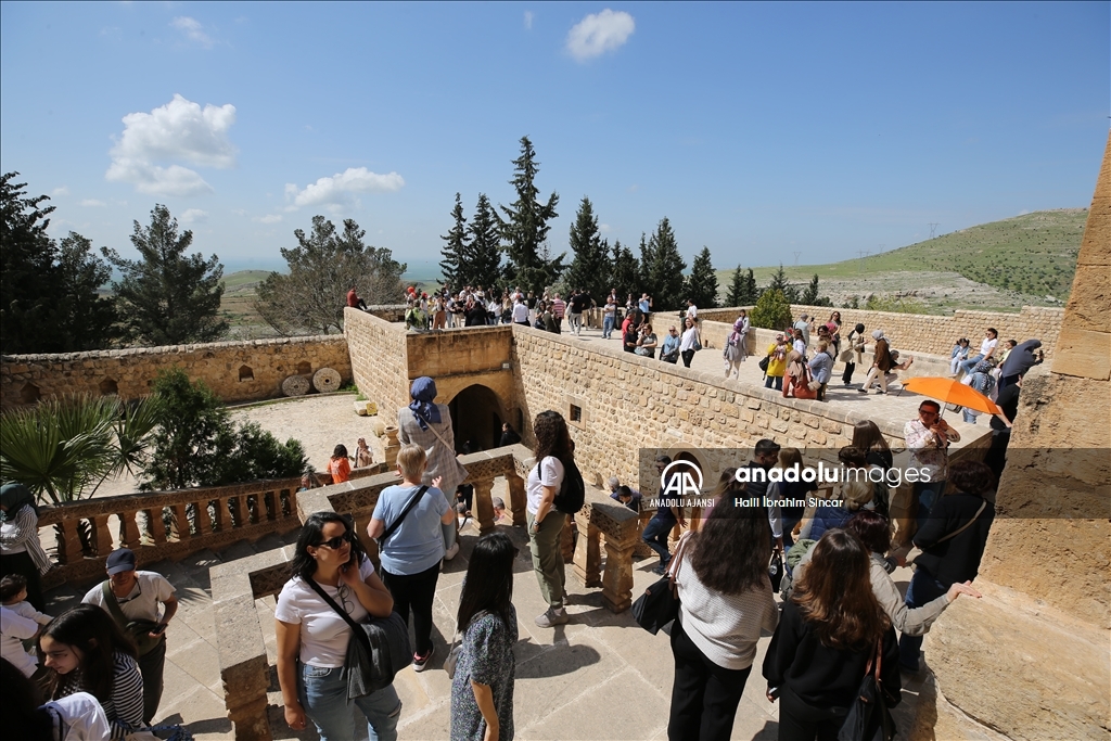 Medeniyetler şehri Mardin bayram tatilinde ziyaretçilerle doldu