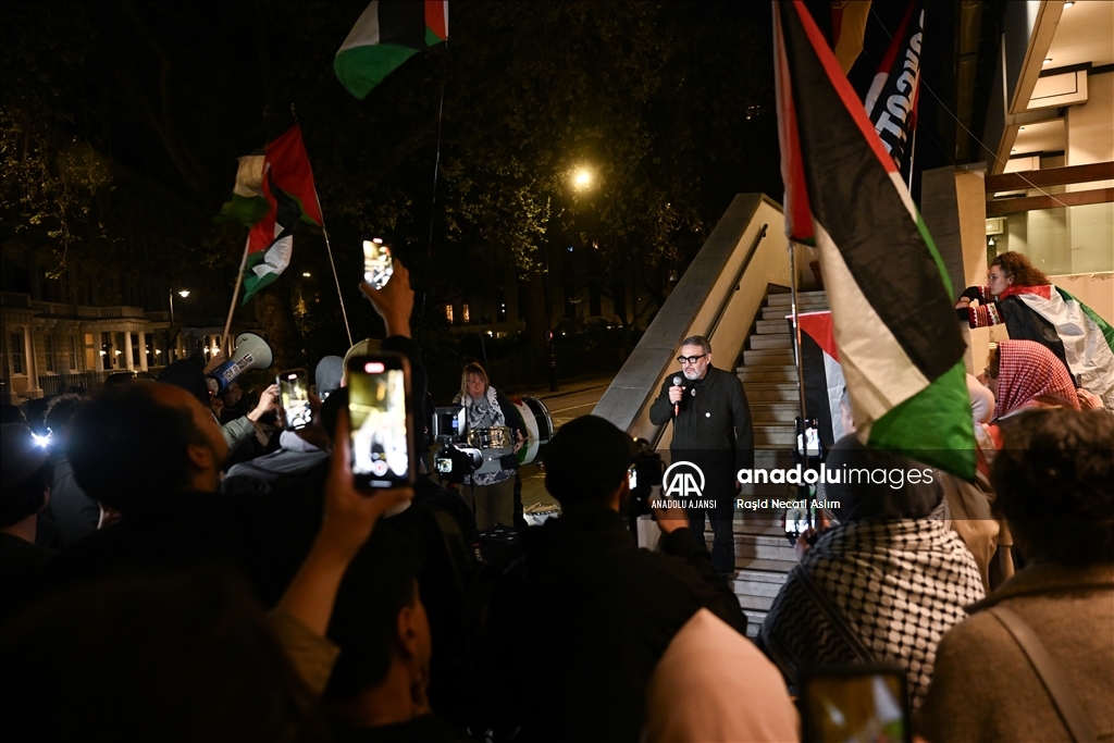 Almanya'nın Filistin Kongresi'ni engellemesi Londra'da protesto edildi