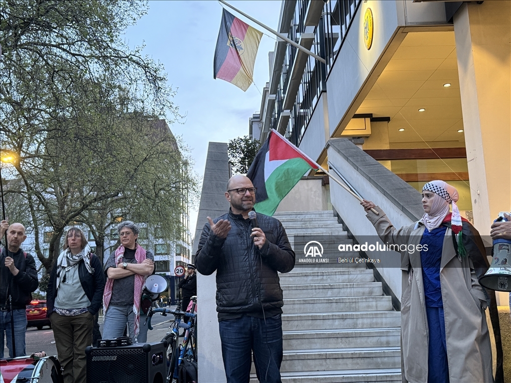 Almanya'nın Filistin Kongresi'ni engellemesi Londra'da protesto edildi