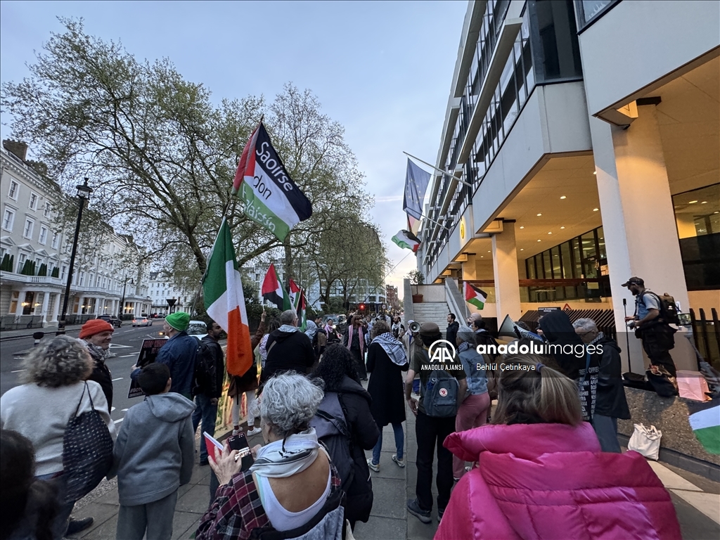 Almanya'nın Filistin Kongresi'ni engellemesi Londra'da protesto edildi