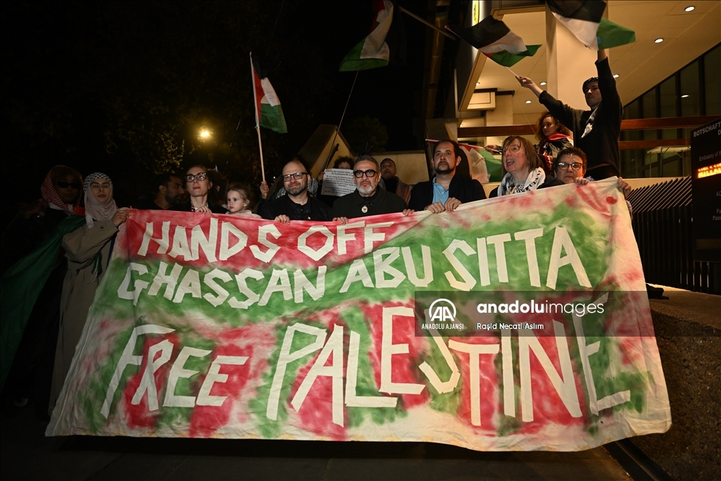 Almanya'nın Filistin Kongresi'ni engellemesi Londra'da protesto edildi