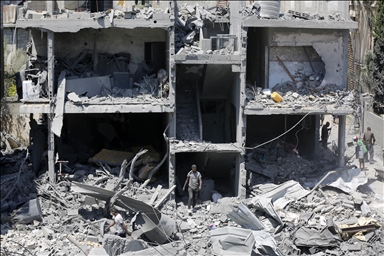 Palestinci iz ruševina u Gazi spašavaju ostatke svojih stvari
