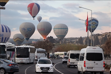 كبادوكيا التركية تشهد إقبالا سياحيا غير مسبوق خلال العيد