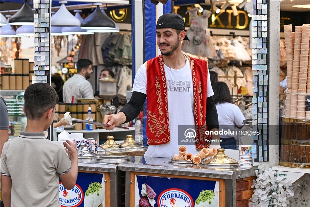 Dubai'deki "Global Köy" yoğun ilgi görüyor