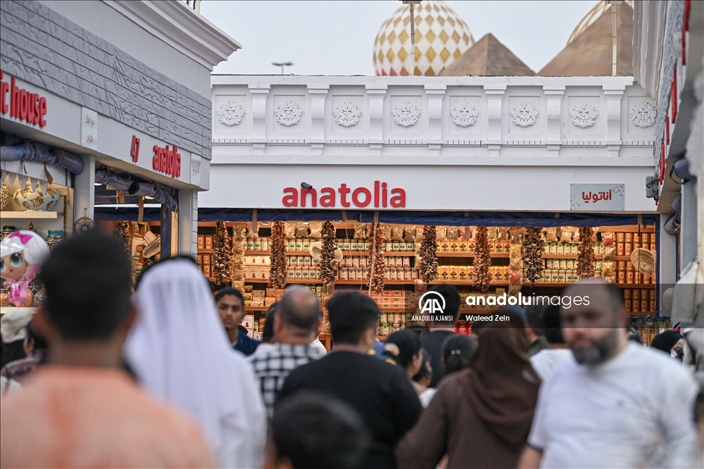 Dubai'deki "Global Köy" yoğun ilgi görüyor