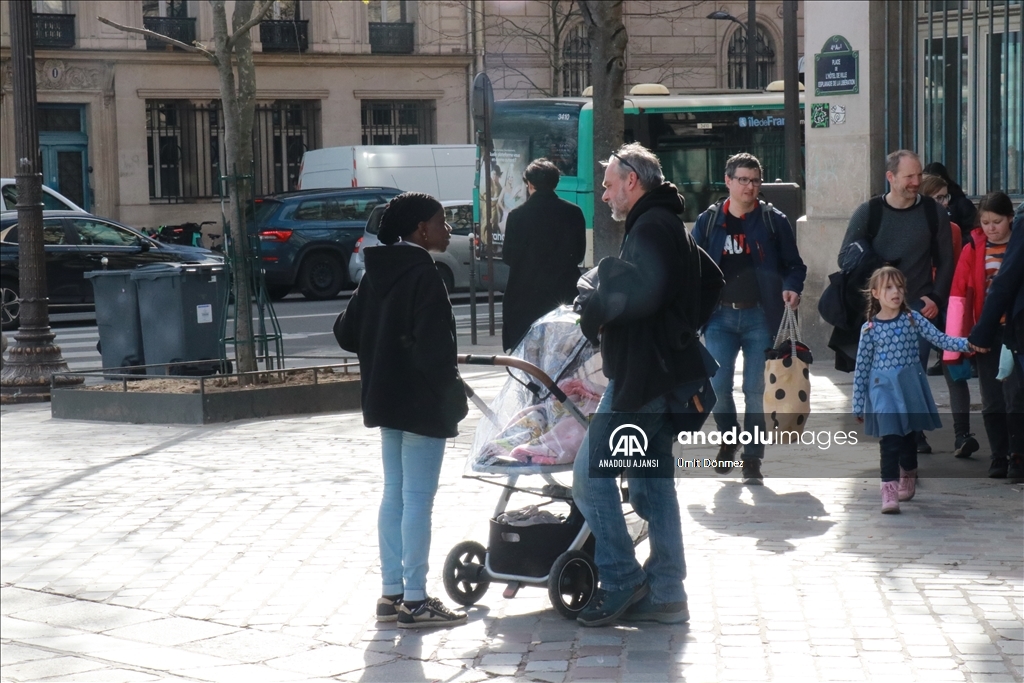 Paris'te STK'lar Olimpiyat oyunları nedeniyle evsizlerin yerinden edilmesine karşı