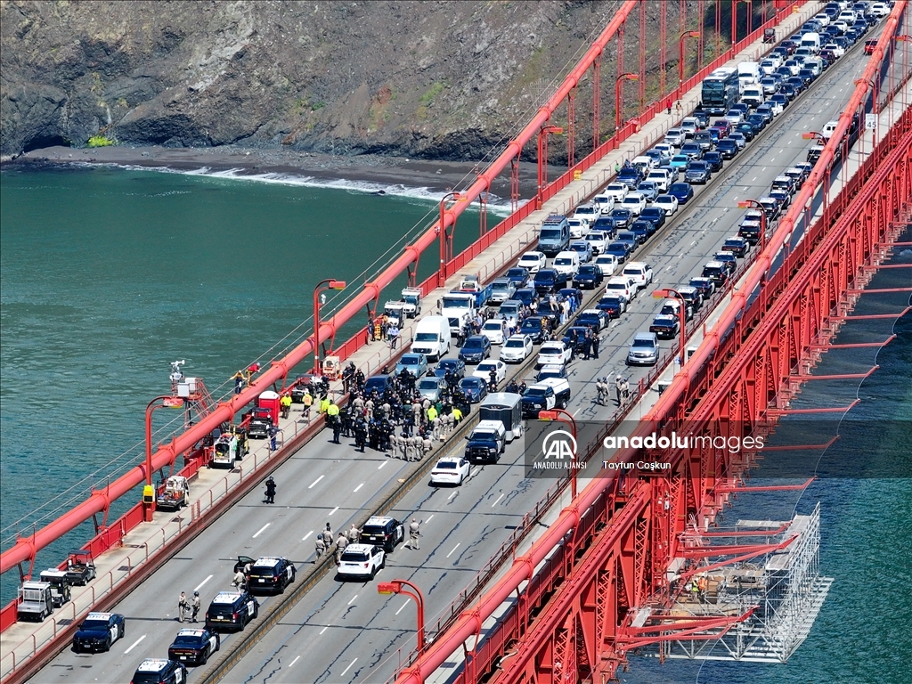 San Francisco'da göstericiler Golden Gate Köprüsü'nü trafiğe kapattı