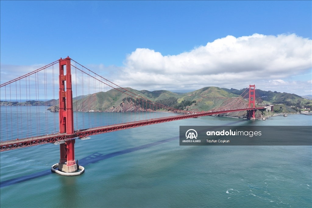 San Francisco'da göstericiler Golden Gate Köprüsü'nü trafiğe kapattı