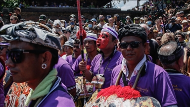 Bali Adası'nda kraliyet ailesi için Hindu geleneklerine göre ölü yakma töreni