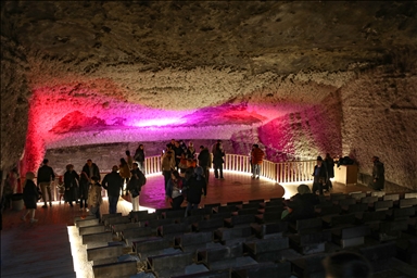 Соляные пещеры в турецком Игдыре на праздники посетили 10 тыс. человек