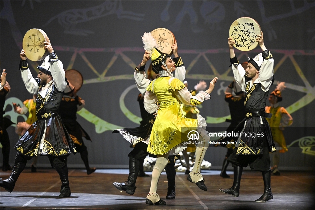 Türk destanları "Destanların Dansı" gösterisiyle AKM'de sahnelendi