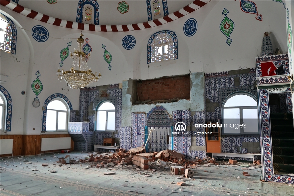 Tokat Sulusaray depreminde camiler ve kerpiç yapılar hasar gördü 