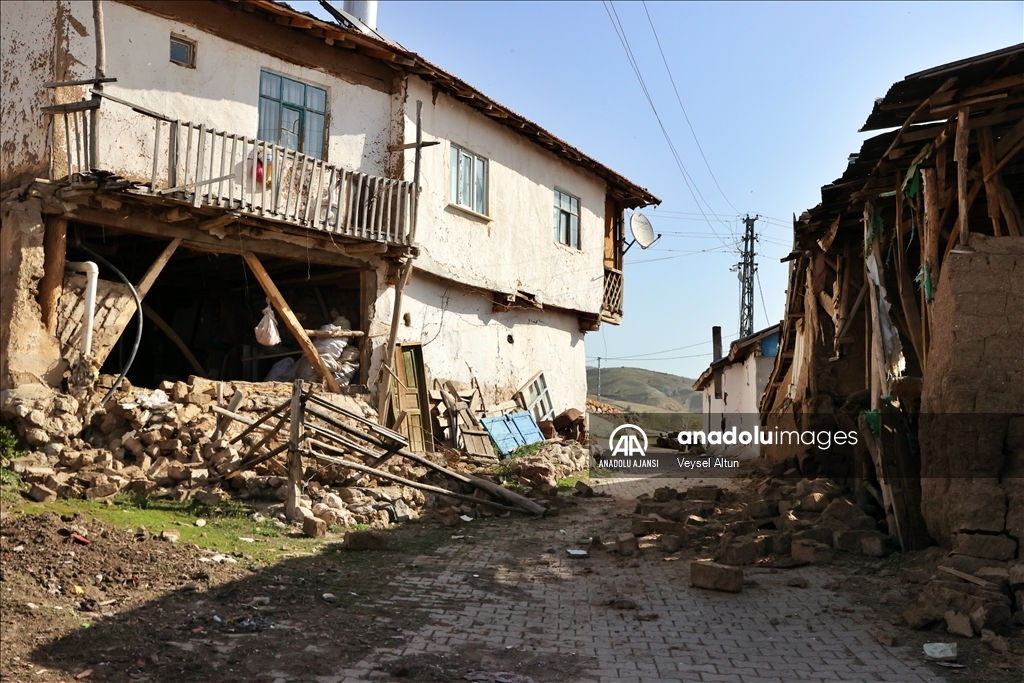 Tokat Sulusaray depreminde bazı binalar hasar gördü