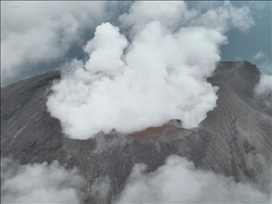 Из-за извержения вулкана Руанг в Индонезии эвакуируют тысячи человек
