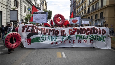 İtalya'da G7 Zirvesi devam ederken, öğrencilerden protesto ve Filistin'e destek gösterisi