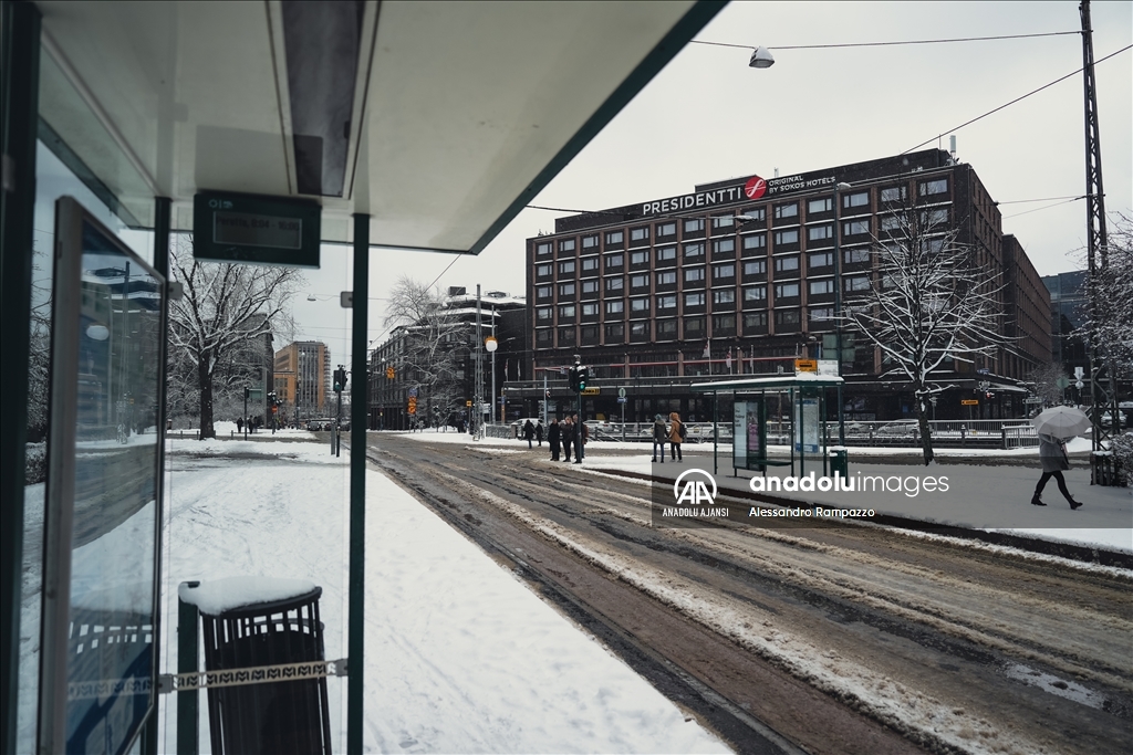 Helsinki'de kar yağışı etkili oldu
